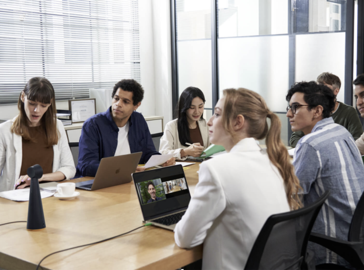 IPEVO TOTEM 180 – Turn your (class)room into a conference room.